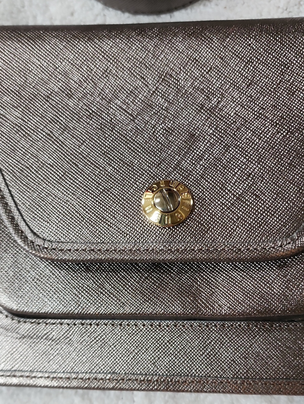 Henri Bendel Women's Metallic Pewter Gold Chain Crossbody Preowned - Picture 2 of 8